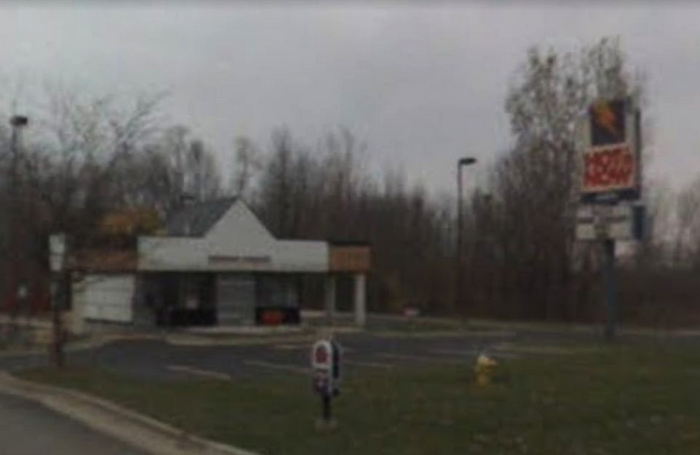 Hot n Now Hamburgers - Charlotte - 640 Lansing St (newer photo)